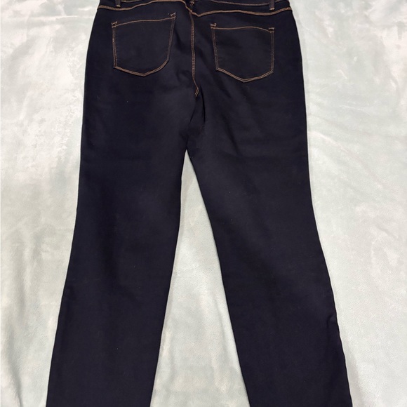Jones New York JNY women’s jeans!  Like new - Picture 2 of 3